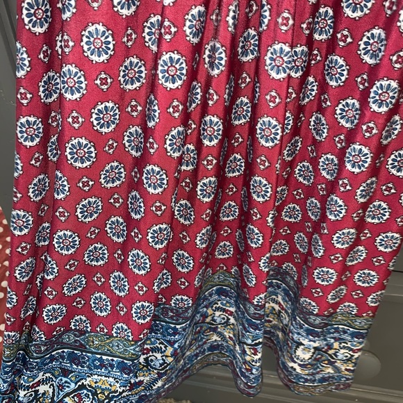 V-Neck Tank Top - Picture 4 of 6